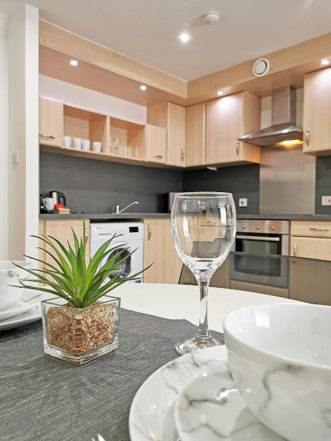 Vkm Apartments Glasgow Luaran gambar