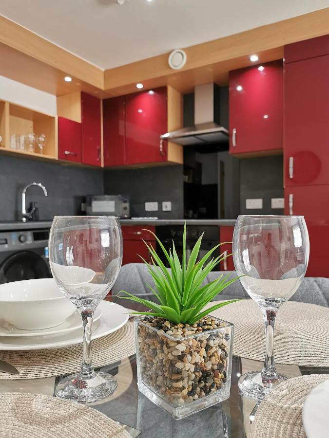 Vkm Apartments Glasgow Luaran gambar