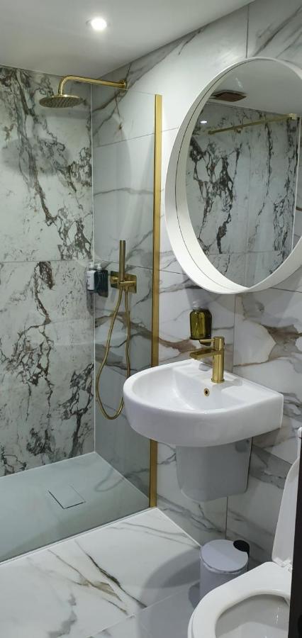 Vkm Apartments Glasgow Luaran gambar