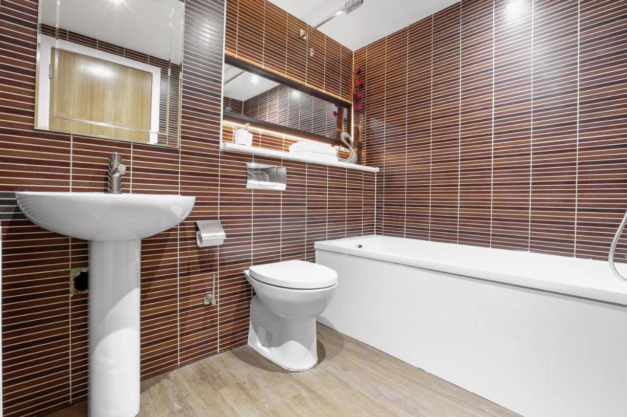 Vkm Apartments Glasgow Luaran gambar