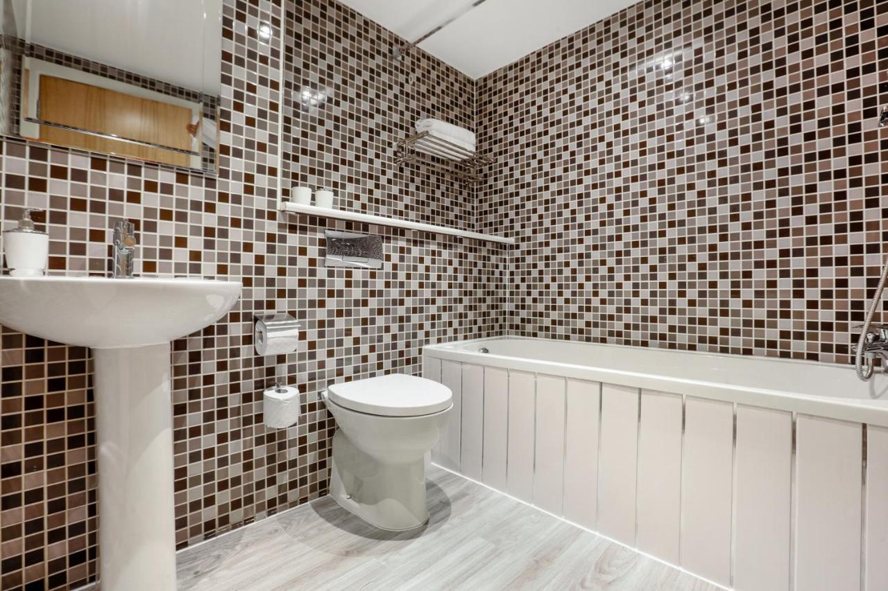 Vkm Apartments Glasgow Luaran gambar