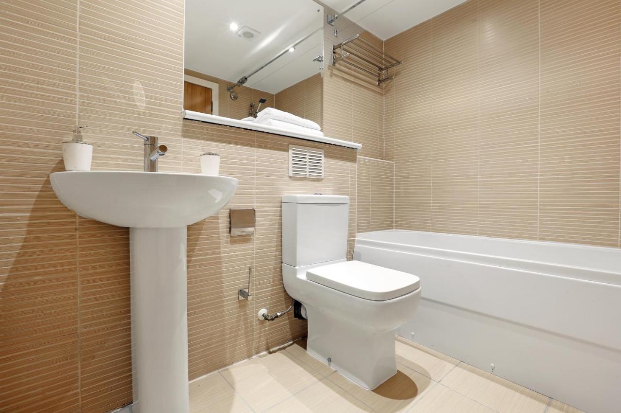 Vkm Apartments Glasgow Luaran gambar