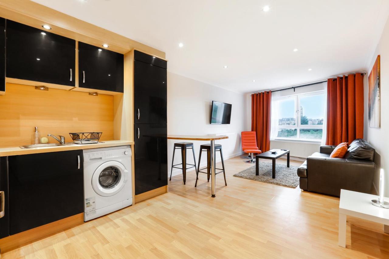 Vkm Apartments Glasgow Luaran gambar